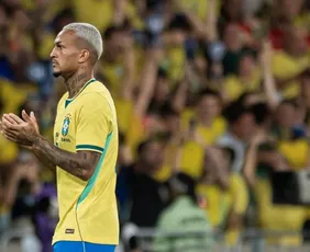 Imagem ilustrativa da imagem Wesley sai de campo chorando e amplia crise na lateral do Brasil