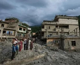 Imagem ilustrativa da imagem Com quase 700 mortos, Nepal diz precisar de bilhões de dólares para reconstrução