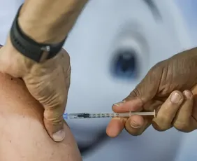 Imagem ilustrativa da imagem Dia D atualiza vacinação infantil e reforça alerta contra sarampo