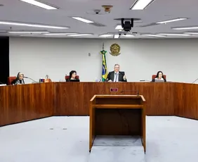 Imagem ilustrativa da imagem Dino e Moraes defendem rediscutir dispensa de diploma para jornalista