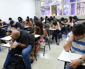 Imagem ilustrativa da imagem Encceja tem provão neste domingo para certificado do fundamental e médio no ES