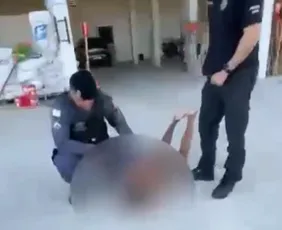 Imagem ilustrativa da imagem Foragido com três mandados de prisão pula de prédio, fratura os dois pés e é preso