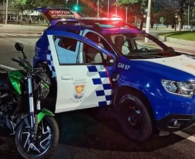 Imagem ilustrativa da imagem Homem é detido após ser flagrado conduzindo moto furtada em Vitória