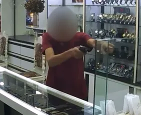 Imagem ilustrativa da imagem Homem é preso suspeito de roubar R$ 100 mil em joias no Noroeste do ES