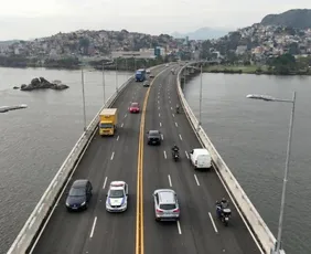 Imagem ilustrativa da imagem Iluminação da Segunda Ponte vai começar a ser trocada em setembro