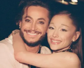 Imagem ilustrativa da imagem Irmão de Ariana Grande apoia cantora após anúncio de pausa