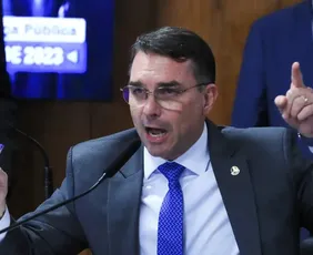 Imagem ilustrativa da imagem Missão pede investigação sobre filiação falsa de Flávio ao partido