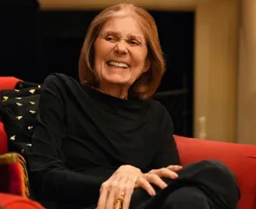 Imagem ilustrativa da imagem Morre Gloria Steinem, jornalista e pioneira do feminismo, aos 92 anos