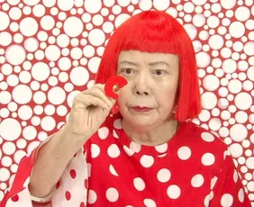 Imagem ilustrativa da imagem Morre Yaoyoi Kusama, artista japonesa rainha das bolinhas, aos 97 anos