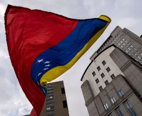 Imagem ilustrativa da imagem O que se sabe sobre o acordo de Trump que dá aos EUA acesso às reservas venezuelana