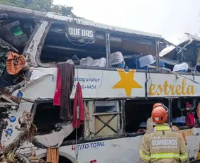 Imagem ilustrativa da imagem Ônibus envolvido em acidente com 10 mortos não podia fazer transporte interestadual