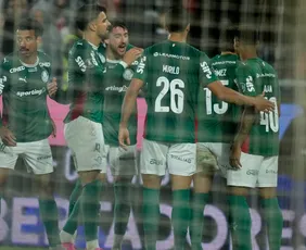 Imagem ilustrativa da imagem Palmeiras supera Cerro no Paraguai com raça e vai às quartas