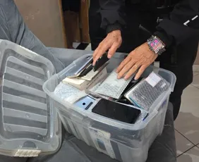 Imagem ilustrativa da imagem Polícia faz operação contra comércio de celulares roubados na Grande Vitória