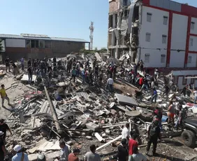Imagem ilustrativa da imagem Terremoto de grande magnitude na Colômbia derruba prédios e mata dezenas