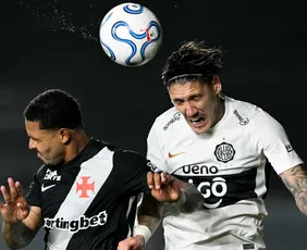 Imagem ilustrativa da imagem Vasco domina, mas só empata com Olimpia e terá que buscar vaga no Paraguai