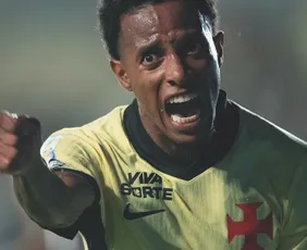 Imagem ilustrativa da imagem Vasco goleia e respira aliviado