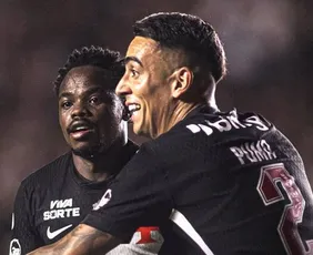 Imagem ilustrativa da imagem Vasco supera expulsão e bate o Vitória com golaço de Gómez em São Januário