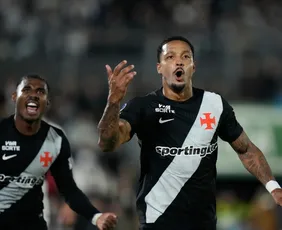 Imagem ilustrativa da imagem Vasco vira sobre o Olimpia, goleia fora de casa e avança às quartas