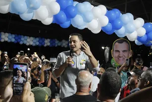 Imagem ilustrativa da imagem Pazolini cita respeito a ex-governadores, mas evita falar de Hartung