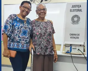 Imagem ilustrativa da imagem Aos 99 anos, eleitora vai às urnas acompanhada da filha em Vila Velha
