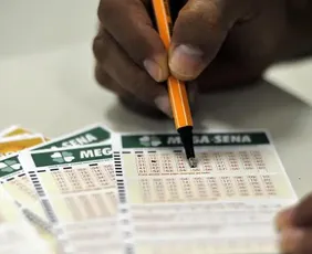 Imagem ilustrativa da imagem Apostas do ES faturam prêmio da quina da Mega-Sena; veja valores