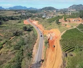 Imagem ilustrativa da imagem BR-101 tem bloqueios em Serra, Fundão e Rio Novo do Sul nesta semana