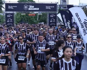 Imagem ilustrativa da imagem Capa-pretas dão show em corrida na orla de Camburi