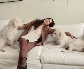 Imagem ilustrativa da imagem Caso Letícia Sabatella: mulher vai à Justiça pela guarda de cão