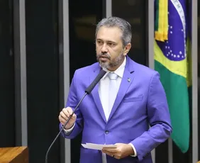 Imagem ilustrativa da imagem Ceará reelege Elmano governador no primeiro turno