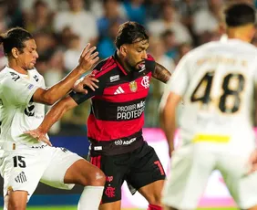 Imagem ilustrativa da imagem Com influência da arbitragem, Santos busca empate com líder Flamengo