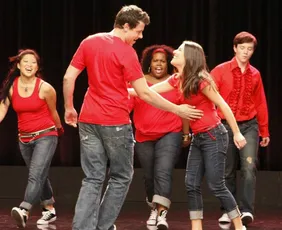 Imagem ilustrativa da imagem Disney confirma nova versão da série 'Glee', musical adolescente dos anos 2010