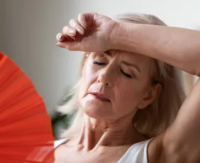 Imagem ilustrativa da imagem Entrar cedo na menopausa pode afetar envelhecimento do cérebro, indica estudo