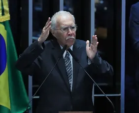 Imagem ilustrativa da imagem Ex-presidente José Sarney é internado com quadro de pneumonia