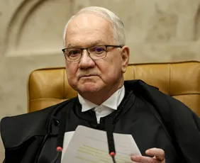 Imagem ilustrativa da imagem Fachin dá 24 horas para PF informar sobre custódia e estado de celular de Vorcaro
