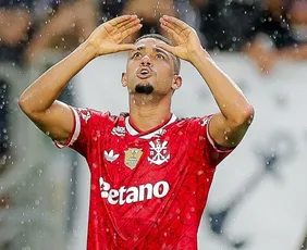Imagem ilustrativa da imagem Flamengo vence o Remo e pressiona Palmeiras na briga pelo título