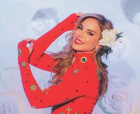Imagem ilustrativa da imagem Força e fé em recomeço da cantora Flavia Mendonça