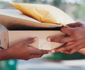 Imagem ilustrativa da imagem Greve dos Correios atrasa encomendas e afeta consumidores e lojistas