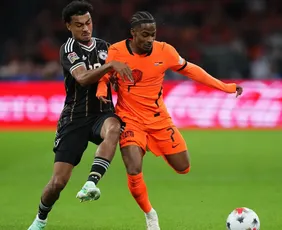 Imagem ilustrativa da imagem Holanda empata com a Alemanha no fim em estreias de Xavi e Klopp
