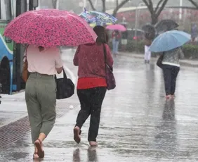 Imagem ilustrativa da imagem Inmet alerta para tempestade, ventos fortes e granizo em 56 cidades do ES