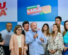 Imagem ilustrativa da imagem Lula celebra avanço do fim da 6x1 e defende investimento público