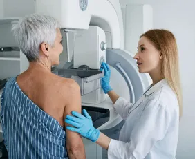 Imagem ilustrativa da imagem O que a ciência mudou no combate ao câncer de mama