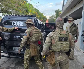 Imagem ilustrativa da imagem Operação mira grupo que comercializava armas e munições pela internet no ES