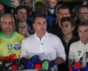 Imagem ilustrativa da imagem PL reconhece derrota para Lula, e Flávio Bolsonaro diz que vai liderar oposição