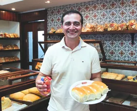 Imagem ilustrativa da imagem Padarias vão distribuir 50 mil pães em troca de garrafas e tampinhas