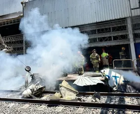 Imagem ilustrativa da imagem Piloto morre após queda de avião em pátio de manutenção do metrô de BH