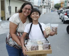 Imagem ilustrativa da imagem Pipoca gourmet ajuda a realizar sonhos de menino de 13 anos