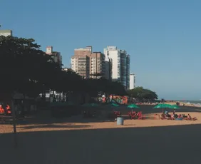 Imagem ilustrativa da imagem Prefeitura diz que cumprirá determinação sobre sombra nas praias de Vila Velha