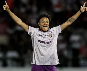 Imagem ilustrativa da imagem São Paulo volta a bater o Flamengo e avança à decisão do Brasileiro feminino
