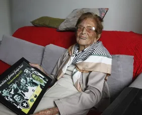 Imagem ilustrativa da imagem "Sou botafoguense desde pequenininha", diz dona Jandira aos 112 anos