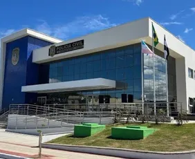 Imagem ilustrativa da imagem Suspeito de homicídio e tráfico de drogas é preso dentro de empresa em Aracruz